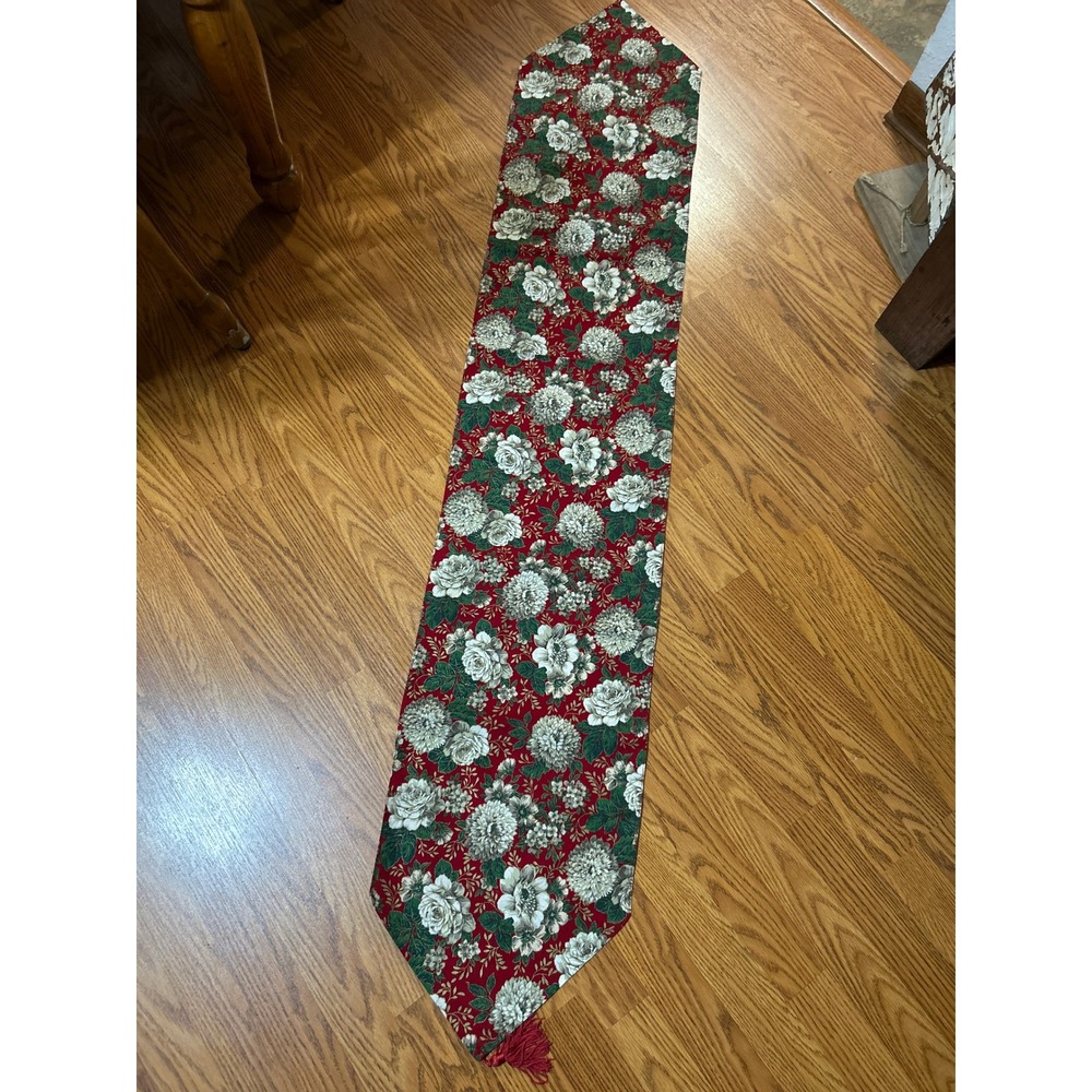 Christmas Floral Table Runner Red Green White Flowers Tassels Holiday‎ Decor